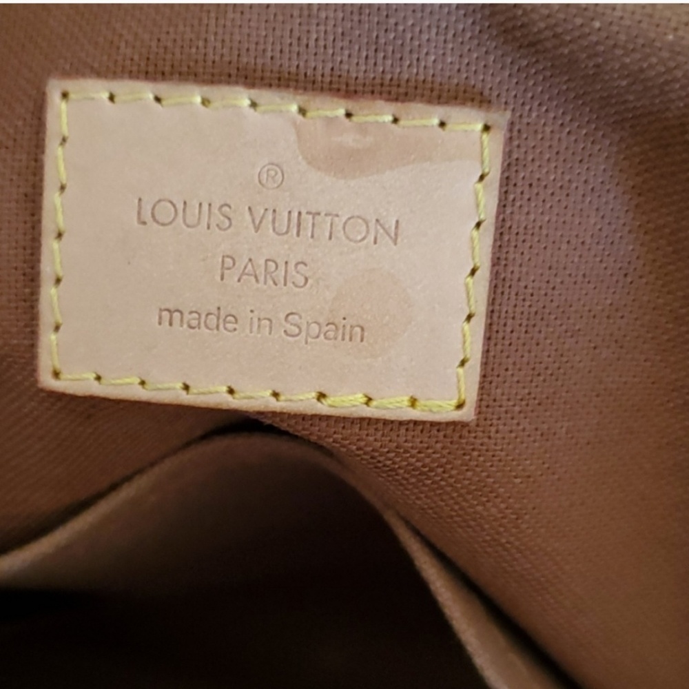 Authentic Louis Vuitton Sac Bosphore - Picture 3 of 11